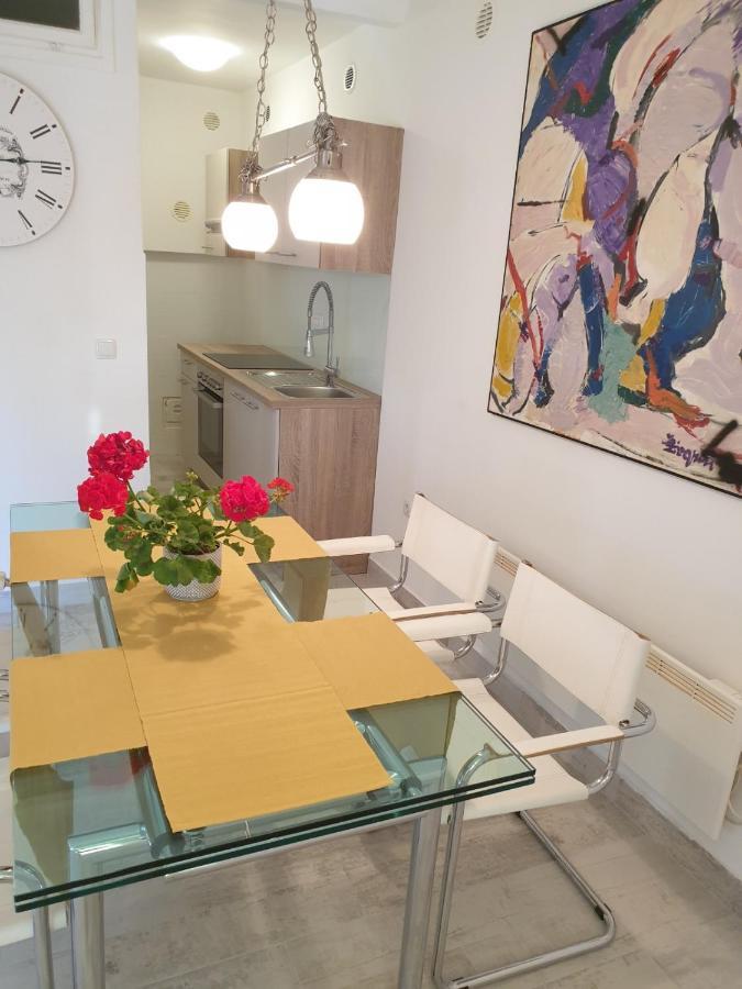 Apartman P-E Pula Exteriör bild